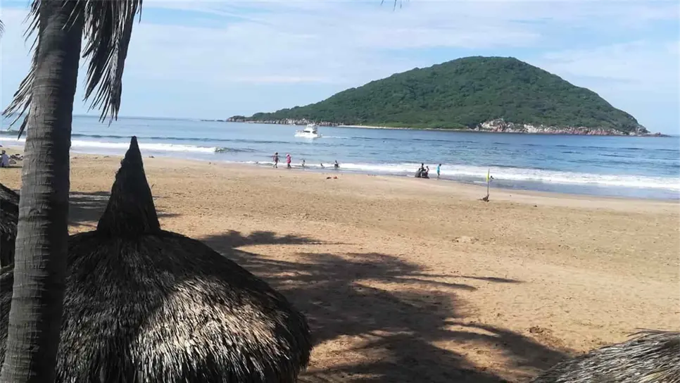 Implementan salvavidas operativo especial para fin de semana largo en Mazatlán