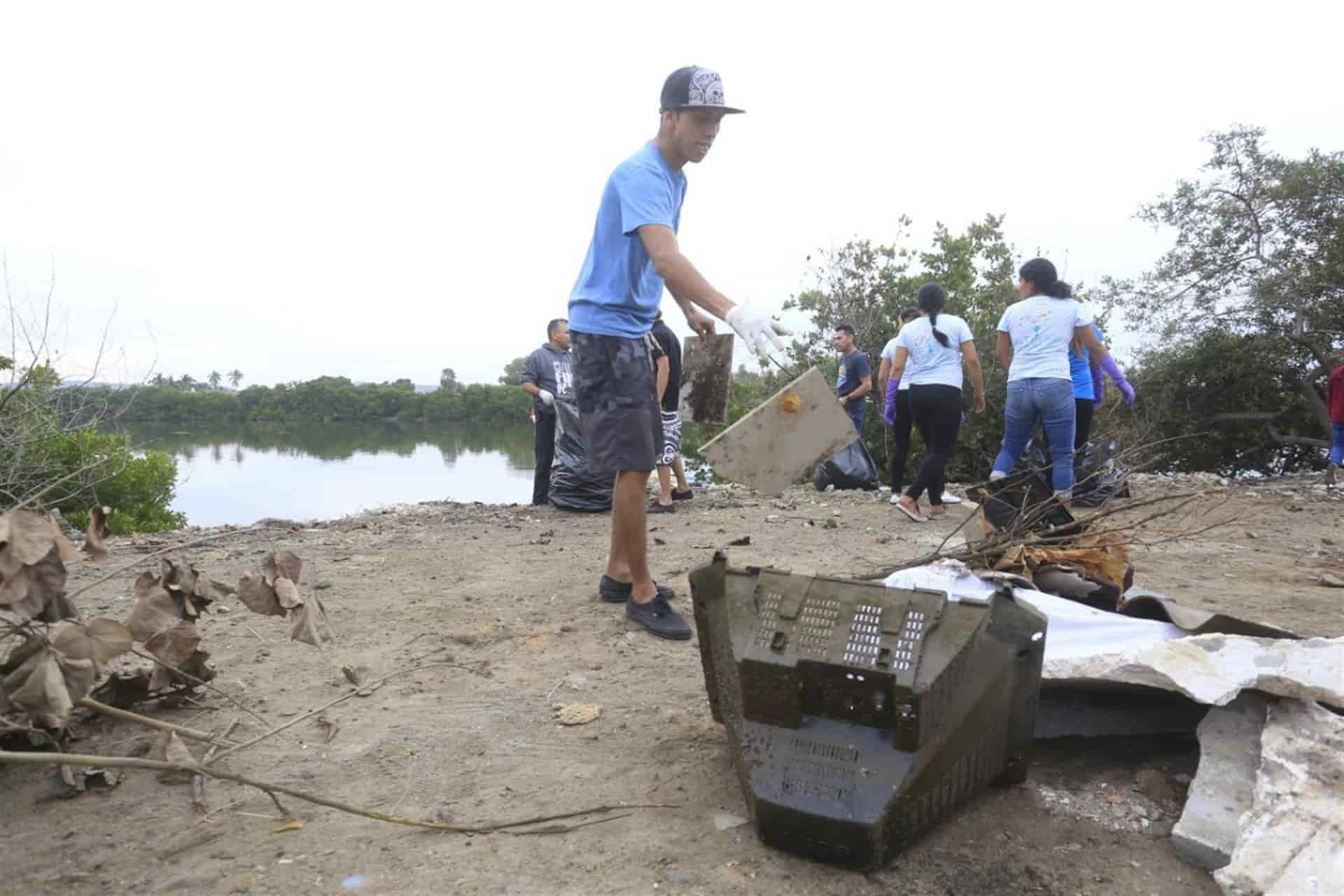 Estero del Infiernillo, el basurón clandestino de los mazatlecos