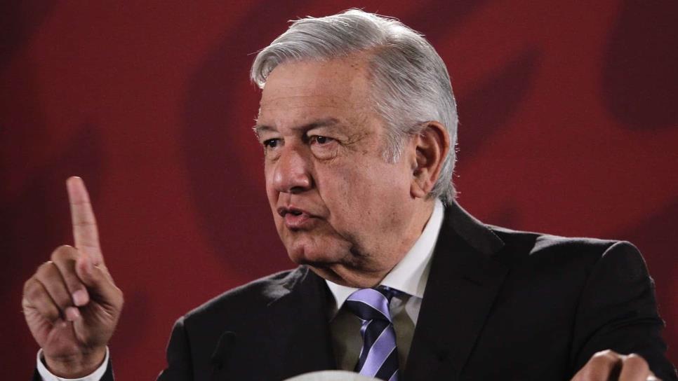 Adiós a los puentes, AMLO propondrá cambios en calendario escolar