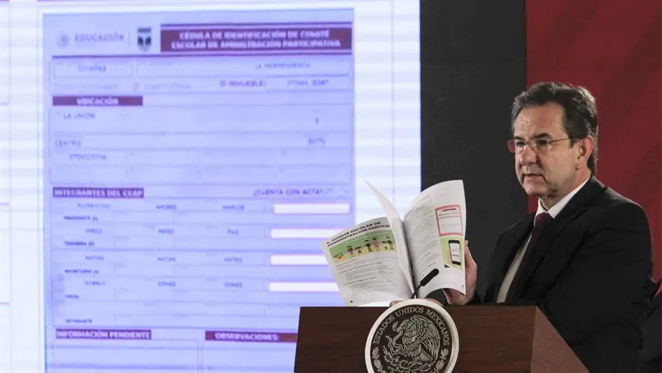Carlos Moctezuma.