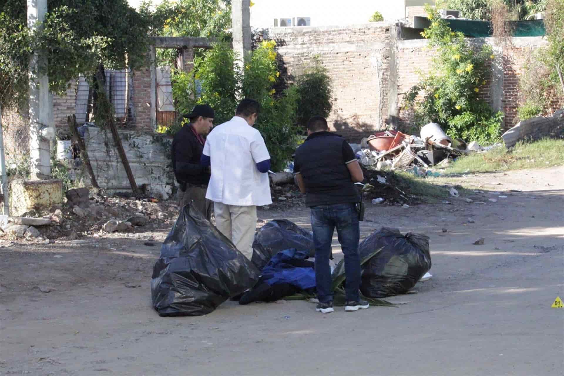 Encuentran a joven asesinado y cubierto de bolsas en Culiacán