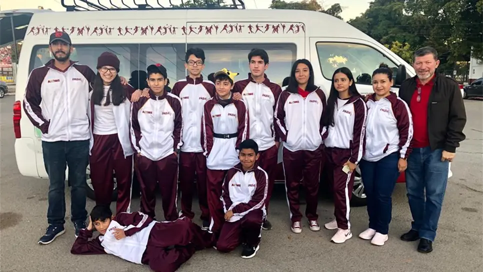 Delegación de Ahome parte a competencias de Atletismo, Karate y Tiro con Arco