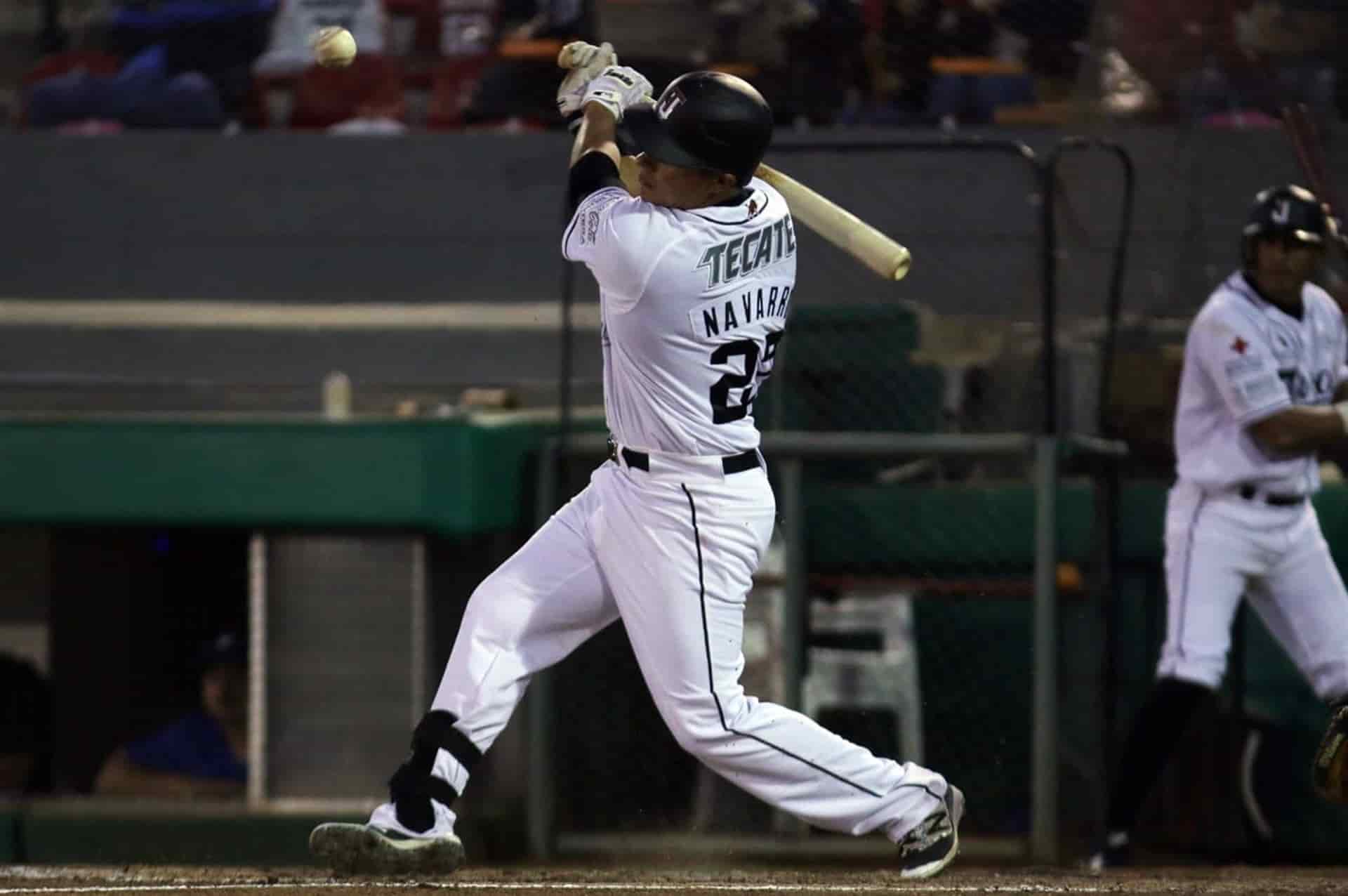 Efrén Navarro llega a Toros de Tijuana