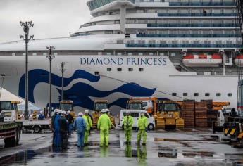 Reportan ocho personas graves por Covid-19 en crucero anclado en Japón