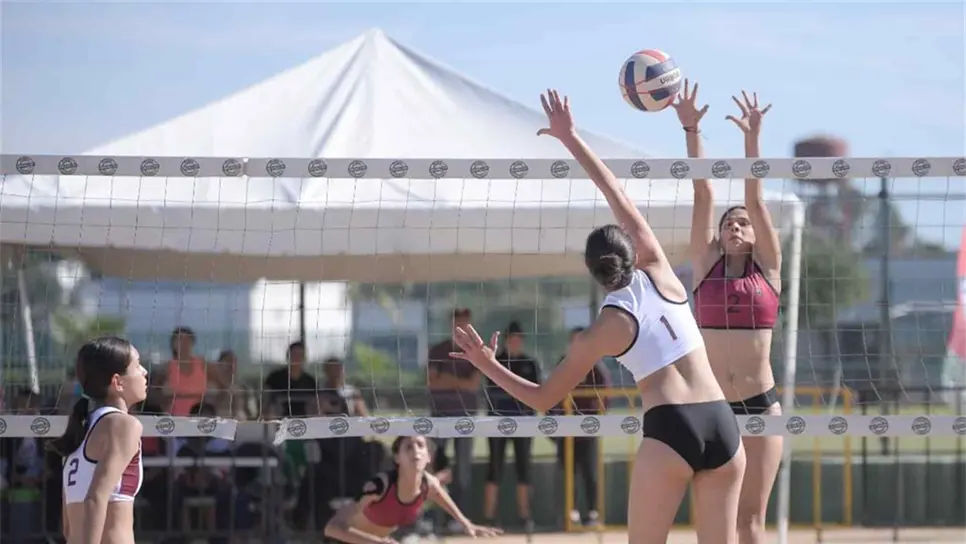 Ahome conquista oro en Volibol de Playa