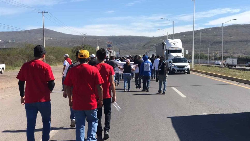 Empresarios del reciclaje y pepenadores realizan bloqueos en Culiacán