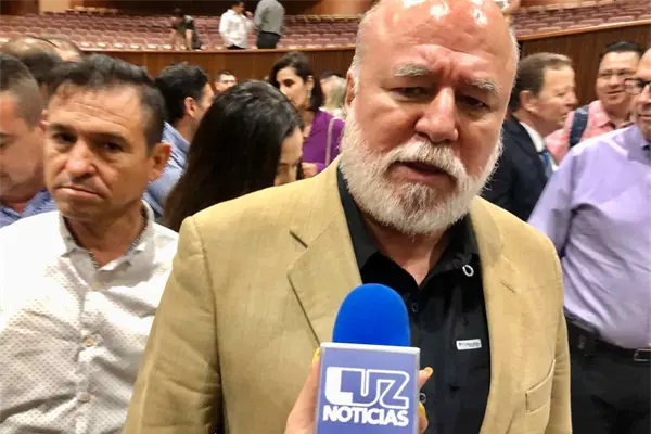 Soy un hombre de palabra, no regreso a la política: Manuel Clouthier Soy un hombre de palabra, no regreso a la política: Manuel Clouthier