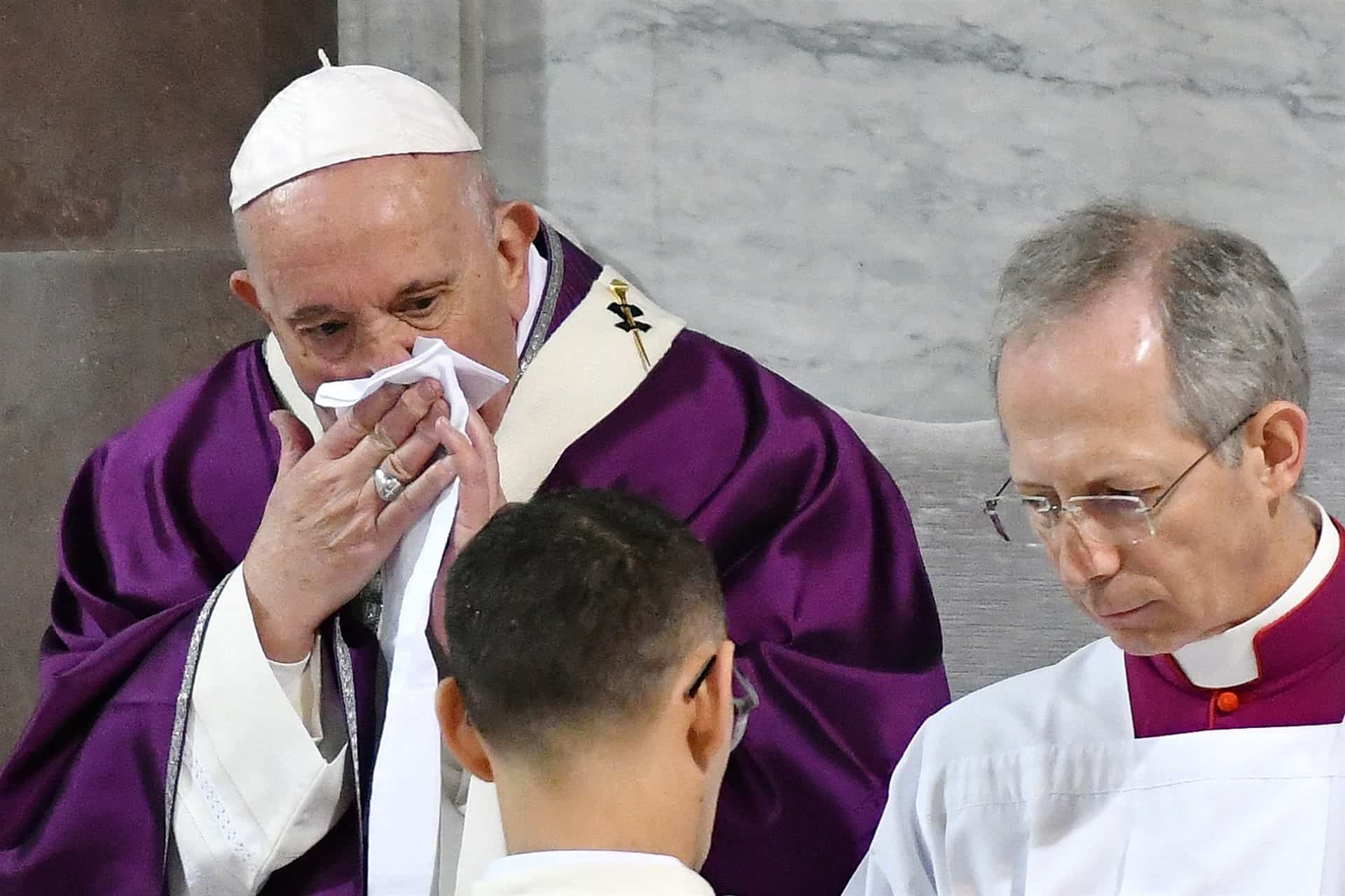 Papa Francisco da negativo en prueba de Covid-19