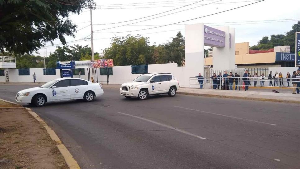 De nuevo alumnos del TEC de Culiacán cierran la Obregón