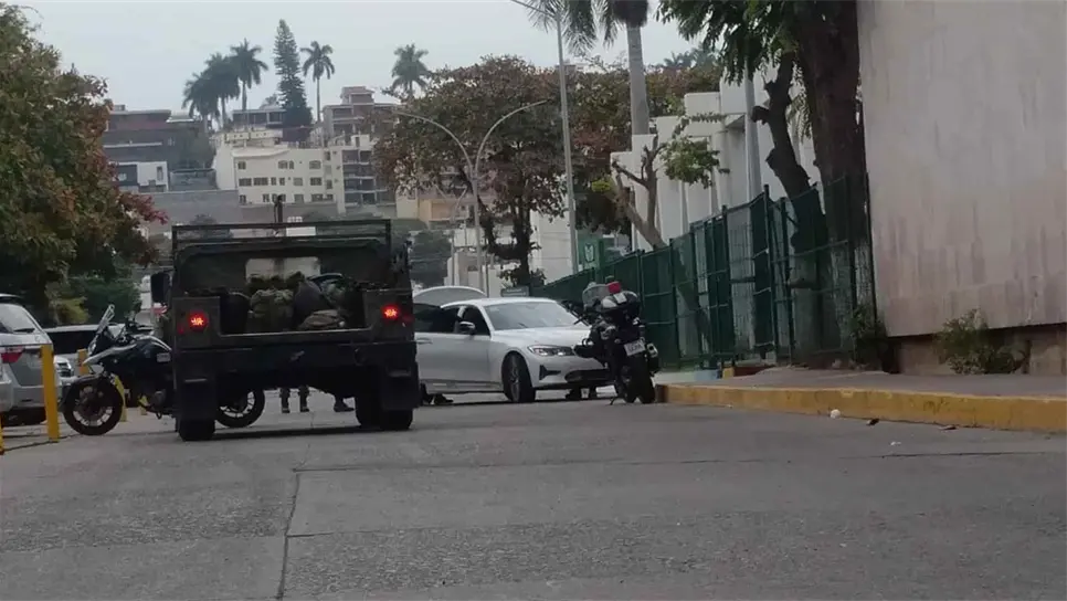 Reportan asesinato y hombres armados al interior del IMSS en Culiacán