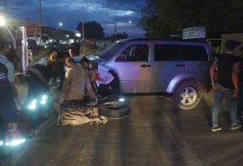 Motociclista lesionado al ser embestido por camioneta en Guasave