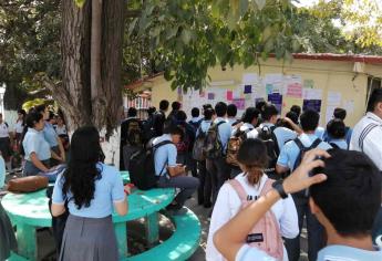 Entregan alumnas lista de acosadores a directora en Mazatlán