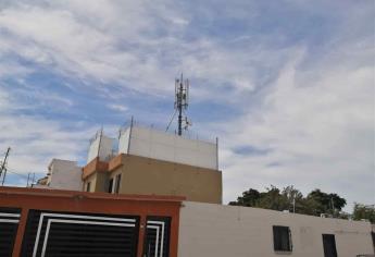 Vecinos de Villa de Cortez se manifiestan por instalación de antena