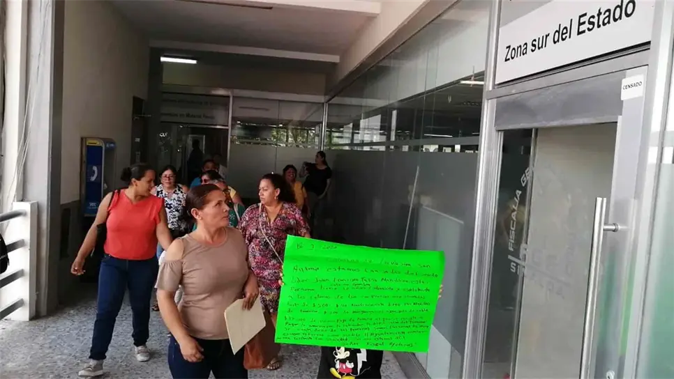 Se manifiestan colonos en la Vicefiscalía Zona Sur