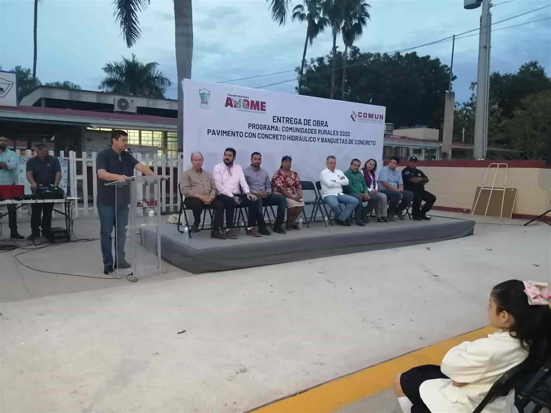 Ayuntamiento de Ahome entrega obra de pavimentación en San Miguel