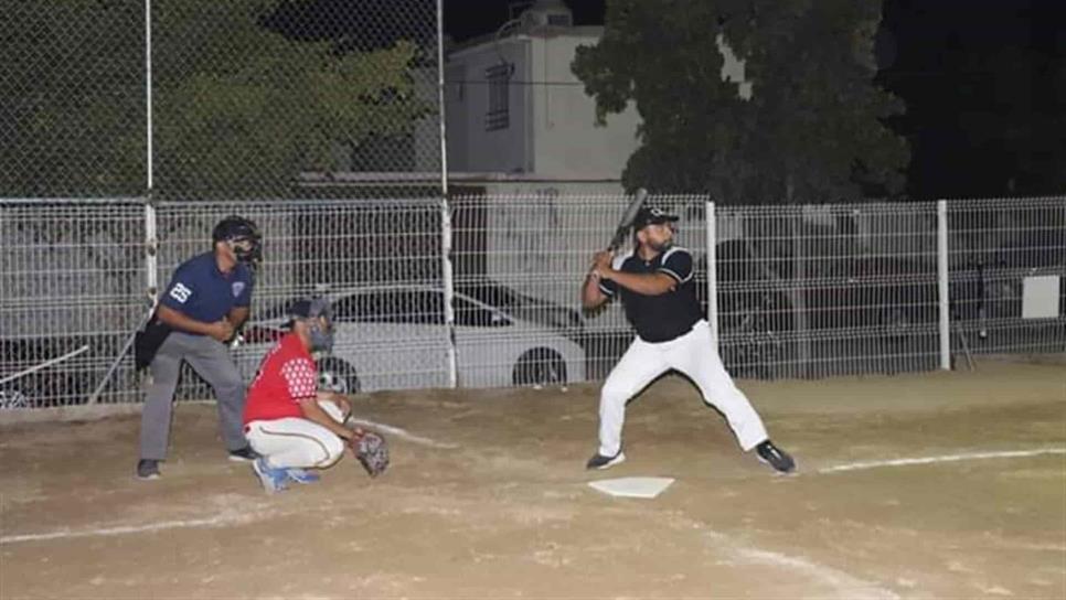 Autoridades arremeten contra liga de softbol en Culiacán