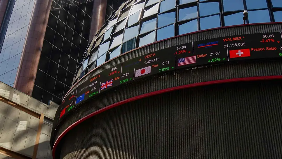 Bolsa Mexicana abre con caída de 2.22%