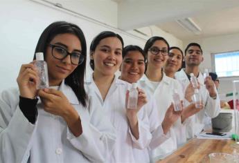 Producen estudiantes del Itmar 120 litros de gel antibacterial para donar