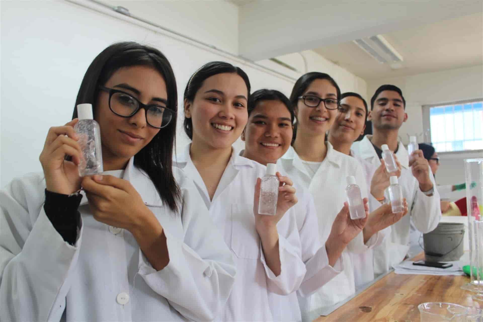 Producen estudiantes del Itmar 120 litros de gel antibacterial para donar