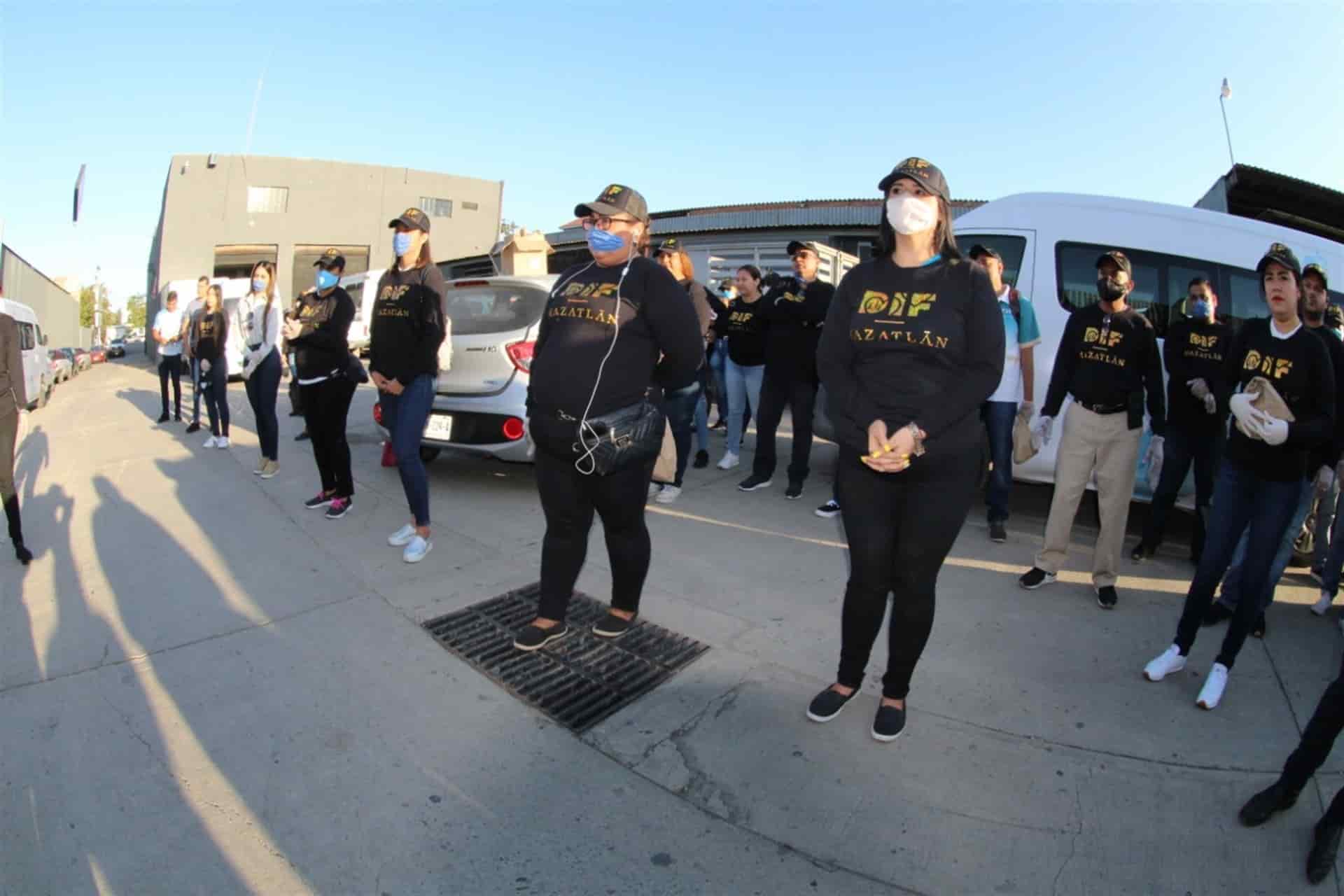 Entrega DIF Mazatlán apoyos a 250 adultos mayores vulnerables