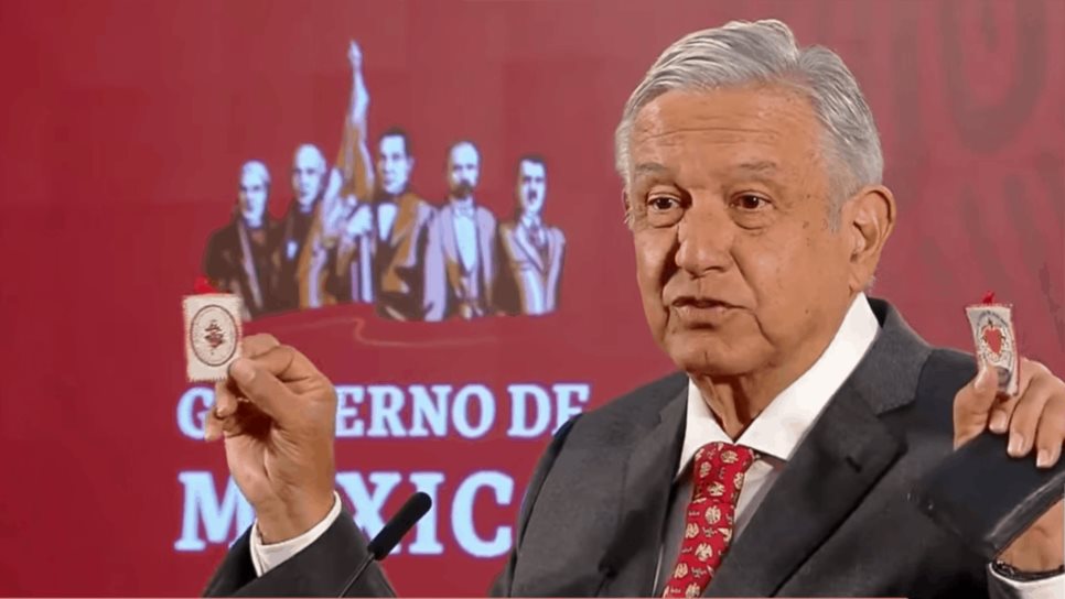 Amuleto de AMLO se vende, en paquetes, hasta en $12 mil 500 en Internet