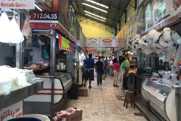 Entre $72 y $76 venden cartera de huevo en el Garmendia Entre $72 y $76 venden cartera de huevo en el Garmendia