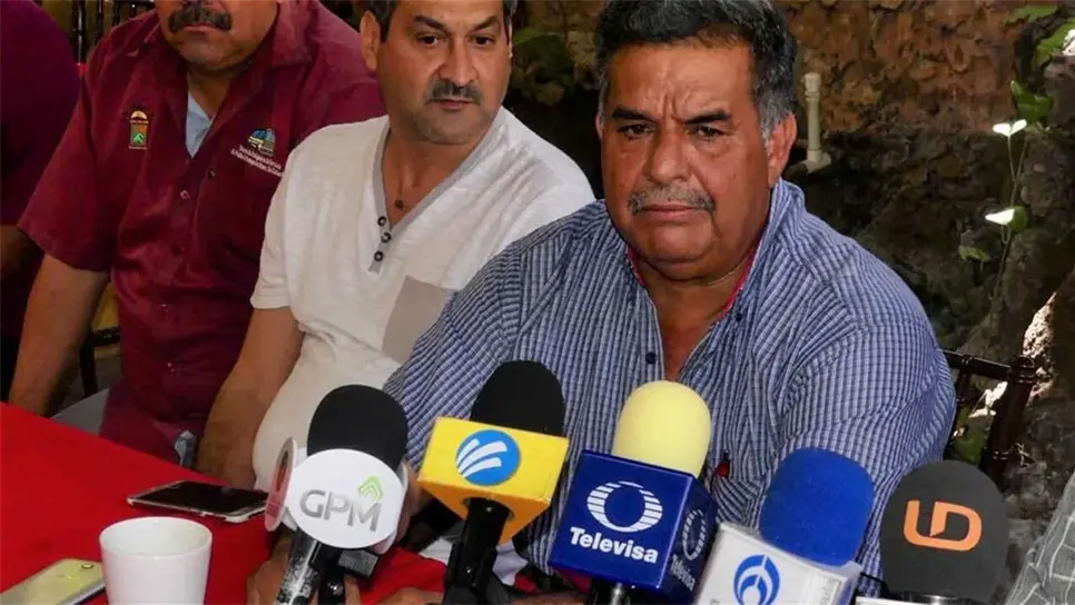 Camioneros piden apoyo económico ante baja en pasaje