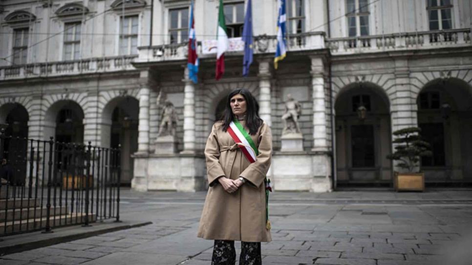 Italia rinde un minuto de silencio a los abatidos por pandemia