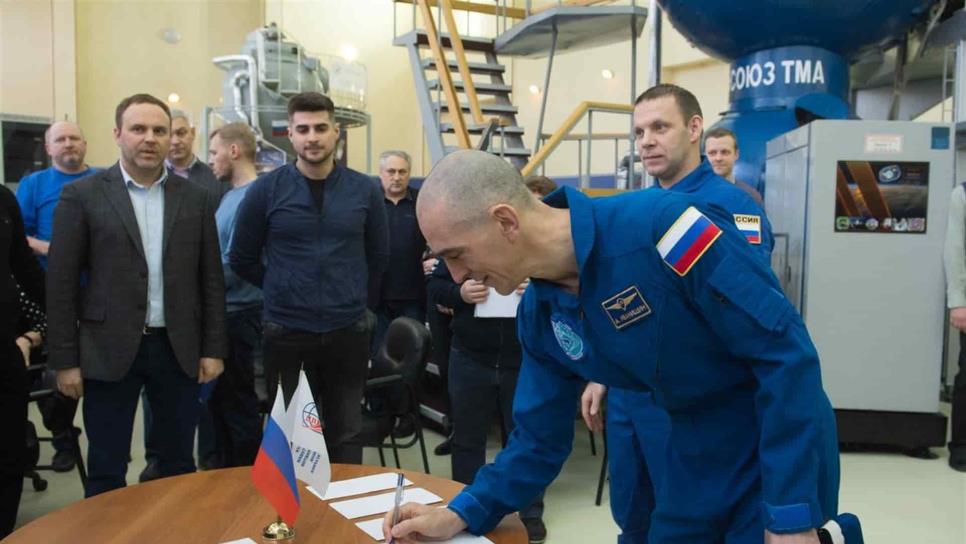 Cosmonautas rusos en cuarentena previo a misión a la EEI