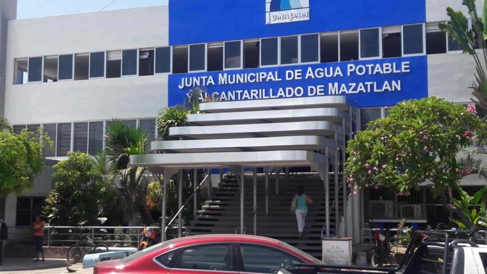 Morosos deben $400 millones de agua potable en Mazatlán