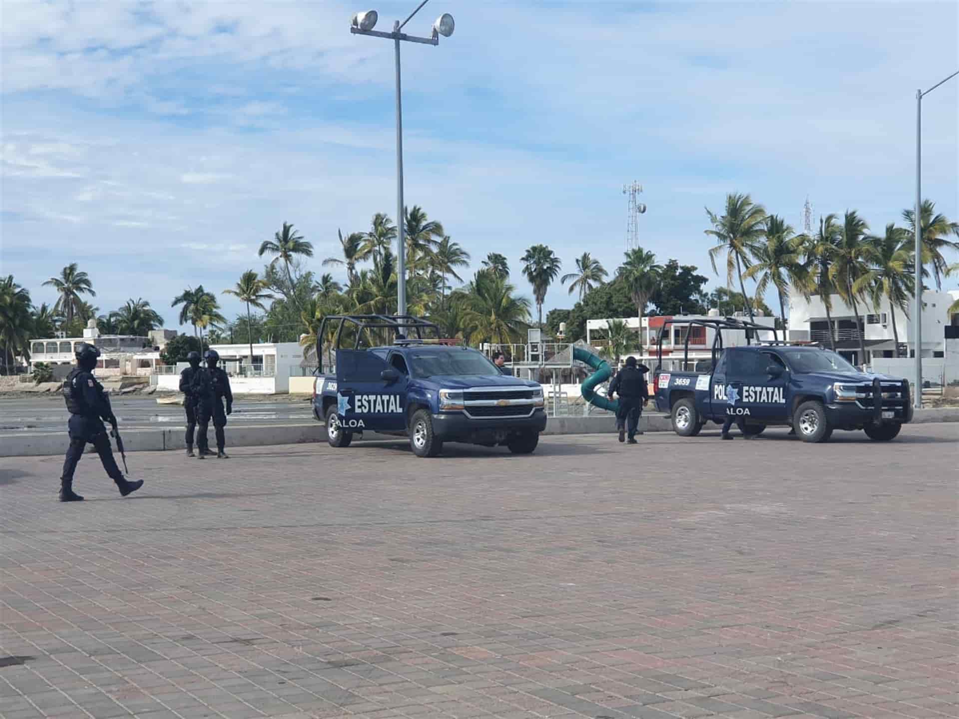 Por aire, tierra y mar, vigilan playas en el sur para evitar aglomeraciones