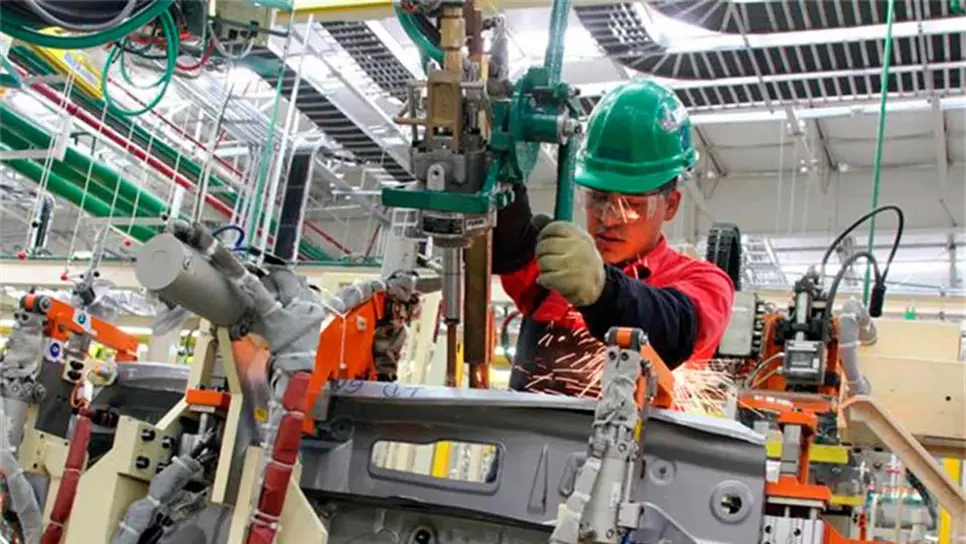 Producción industrial cae 0.6% en febrero: Inegi