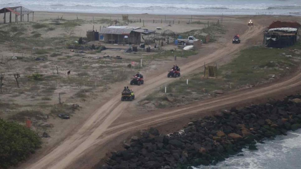 En sobrevuelo detectan a personas en cuatrimotos en playa Bellavista, Guasave