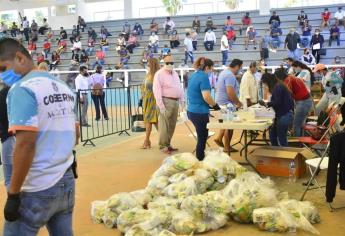 Entregan en Mazatlán apoyos a 8 mil 800 familias vulnerables