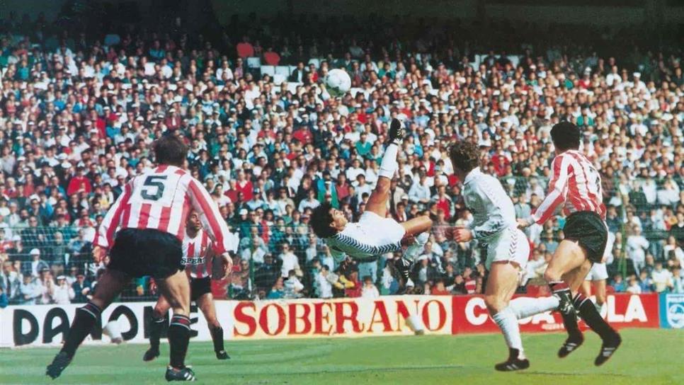 Real Madrid rinde tributo a Hugo Sánchez por récord en la Liga Española