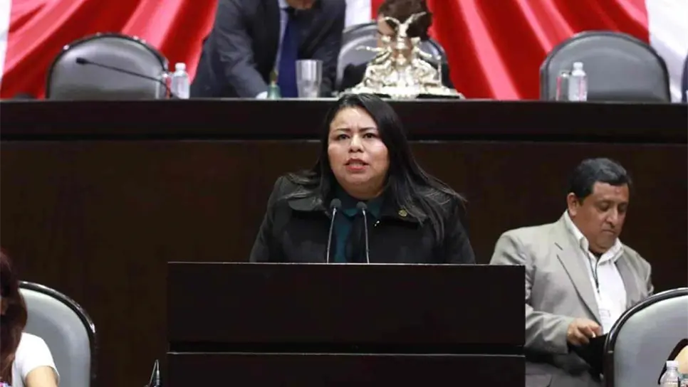 Yadira Marcos apoyará con material médico al Issste en Culiacán