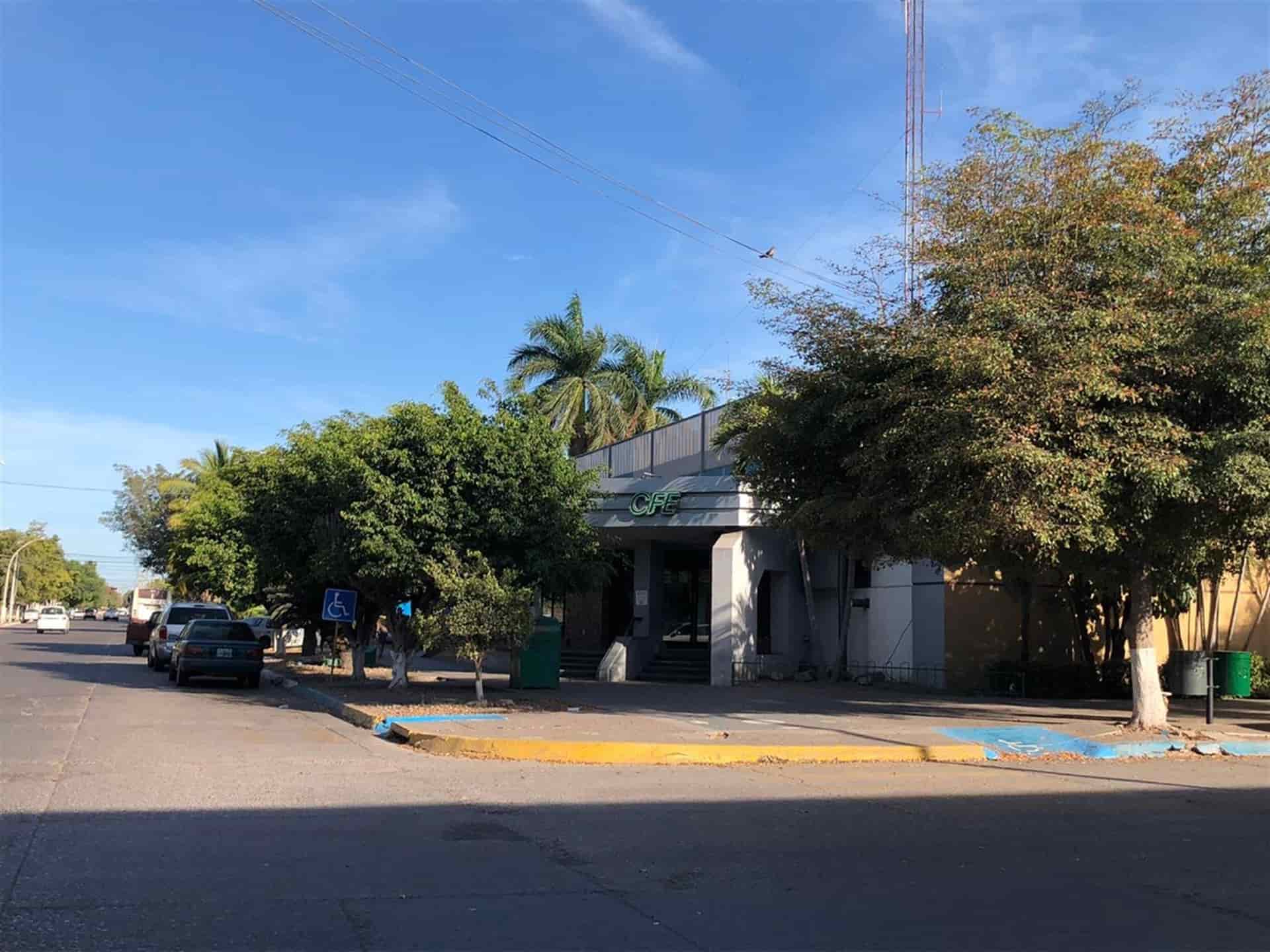Detienen a dos sujetos que intentaron roban las oficinas de la CFE