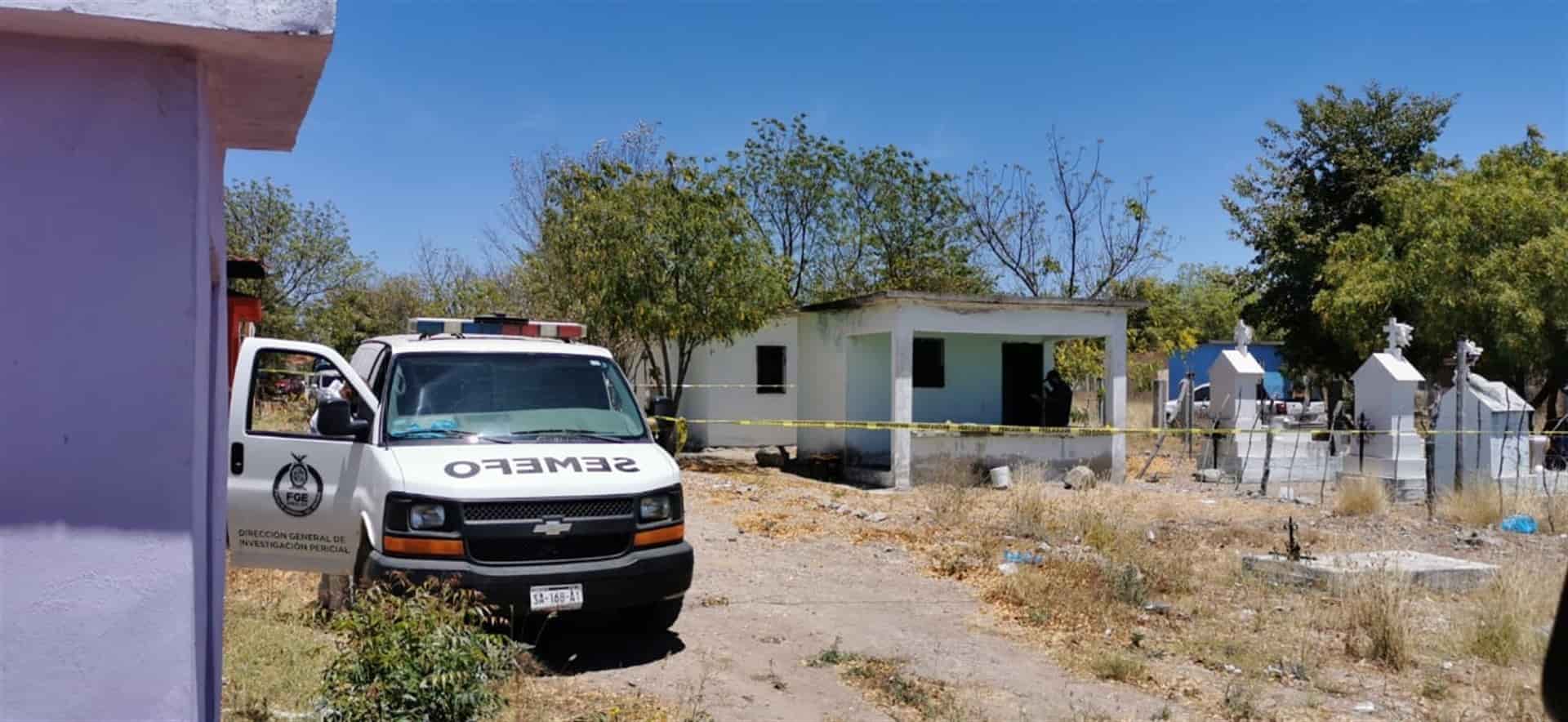 Hallan hombre asesinado a balazos en panteón de Juan Aldama El Tigre