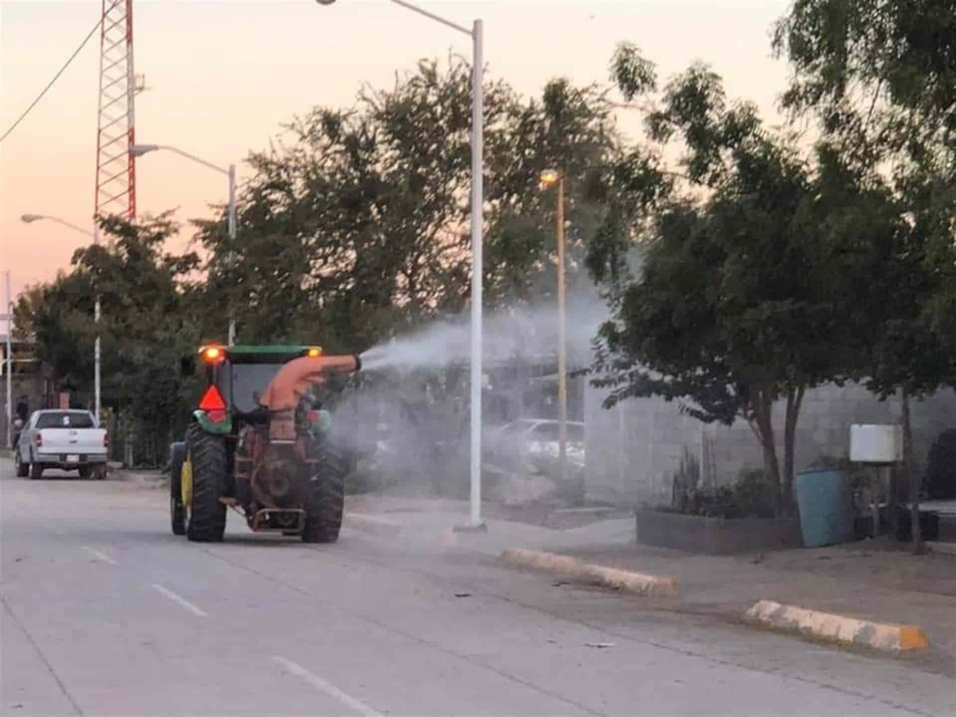 Industrias Vázquez pone 200 tractores para combatir Covid-19 en Sinaloa