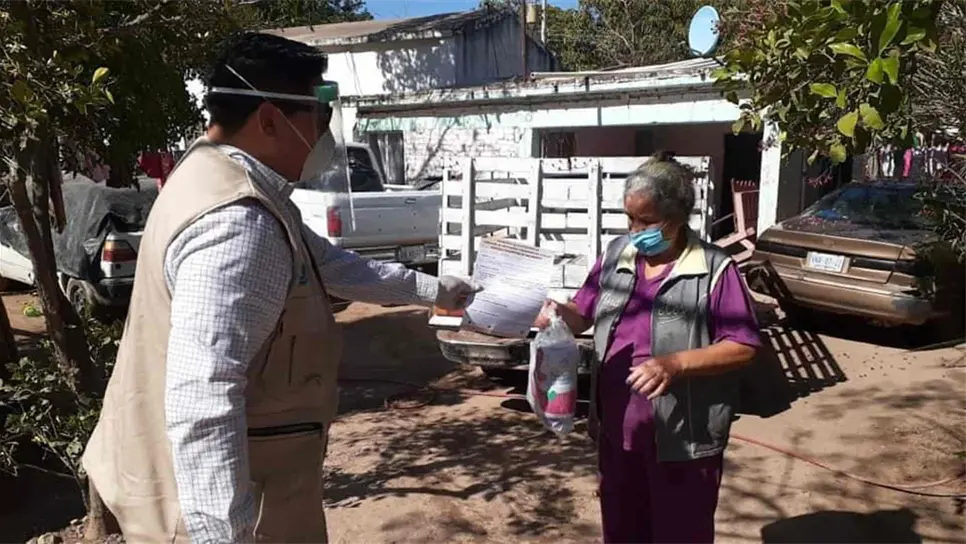 Entregan 400 kits de limpieza a familias de El Fuerte