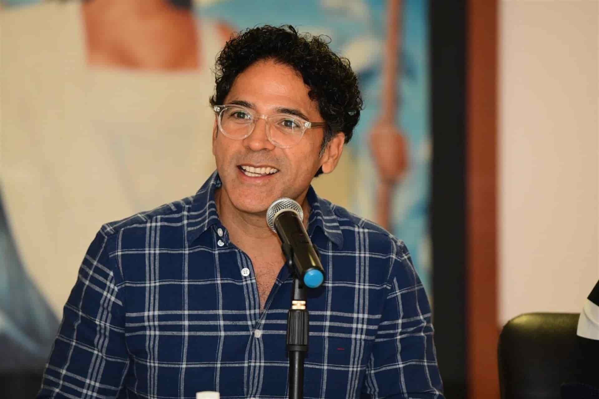 Además, las y los alumnos también podrán escuchar los contenidos académicos a través de Radio Sinaloa, Radio UPES, Radio UADEO y Radio UAIM.