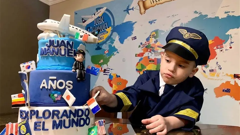 Juan Manuel ama los aviones y el Director de Volaris le envía un video