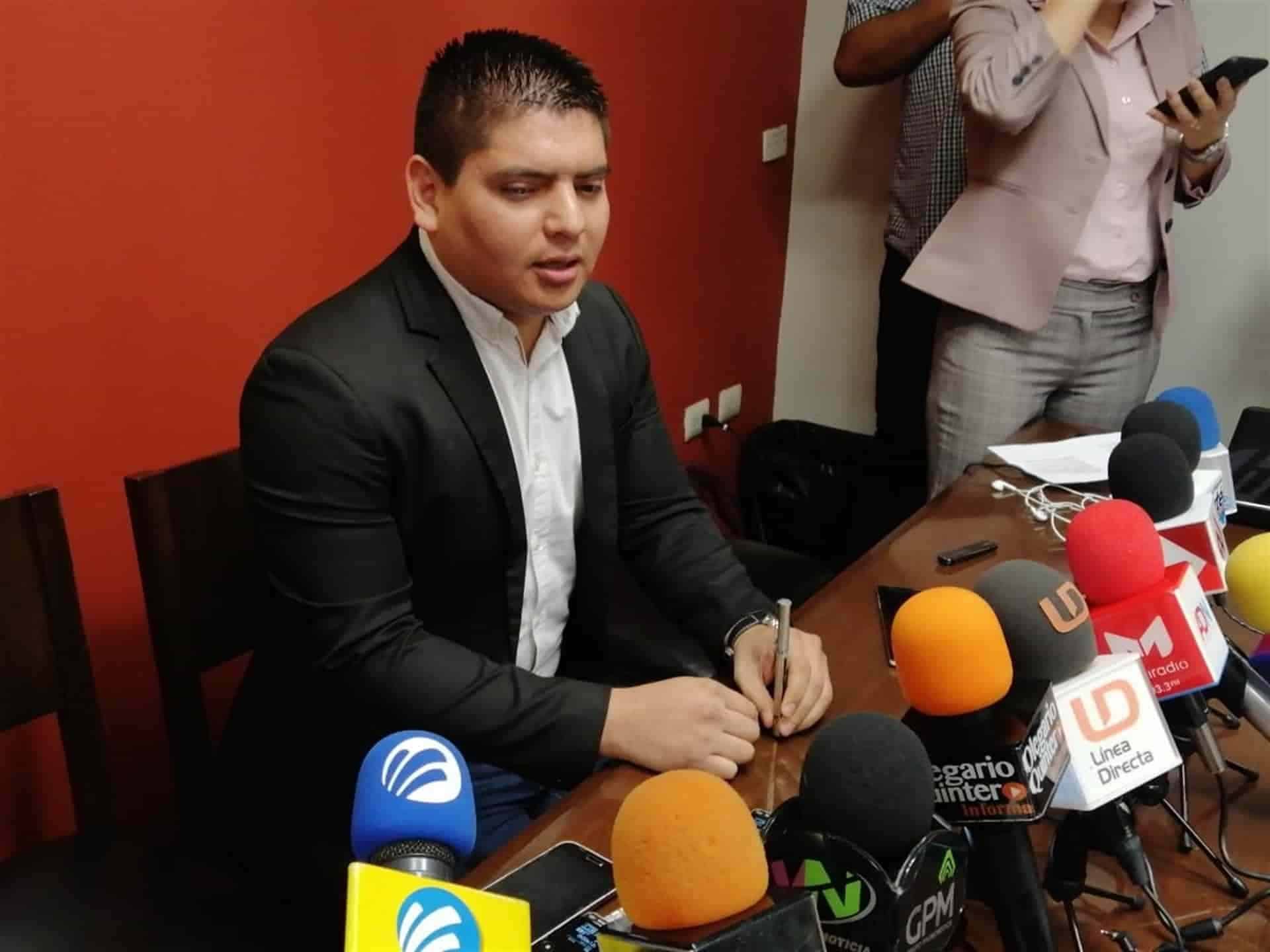 Preferible regalar una carta este 10 de mayo que traer el virus a casa: diputado