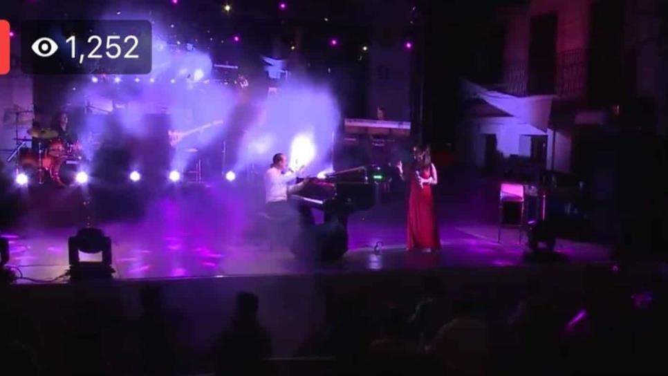 Enamora Raúl Di Blasio con su piano en Festival Universitario de la UAS en línea