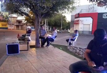 Músicos llevan serenata con sana distancia por el Día de las Madres