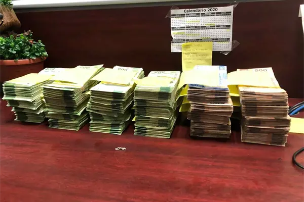 Guardia Nacional asegura casi 1 mdp en Las Brisas Guardia Nacional asegura casi 1 mdp en Las Brisas