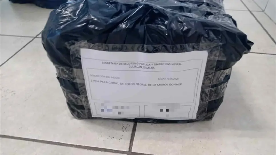Detienen a sujeto que intentó robar pila de auto en tienda de Culiacán