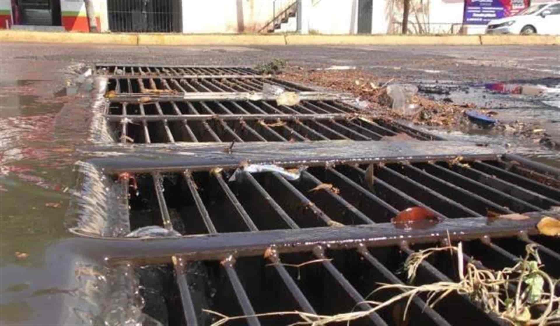 Reparan coladeras, rejillas y tapan baches en Culiacán