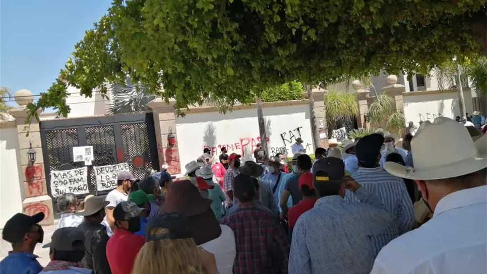 Vandalizan en manifestación contra Multigranos y le llueven huevos a productores