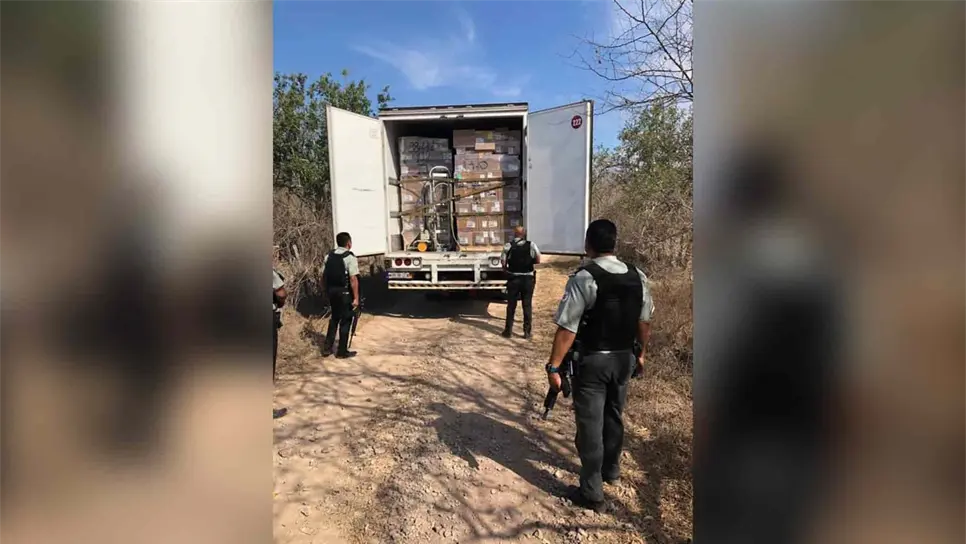 Guardia Nacional localiza camión con medicamentos despojado en Mazatlán